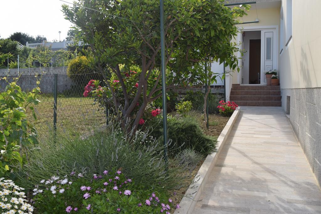 Apartment Branka Banjol Bagian luar foto