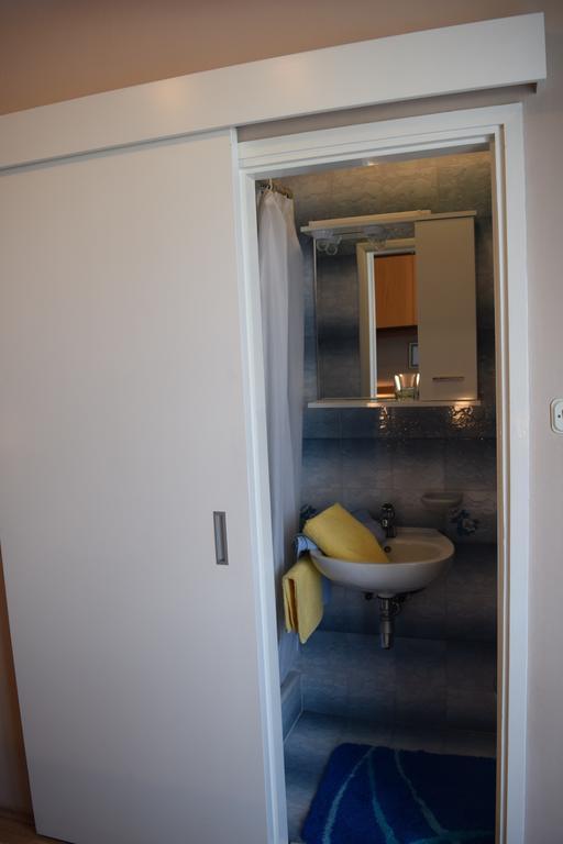 Apartment Branka Banjol Bagian luar foto