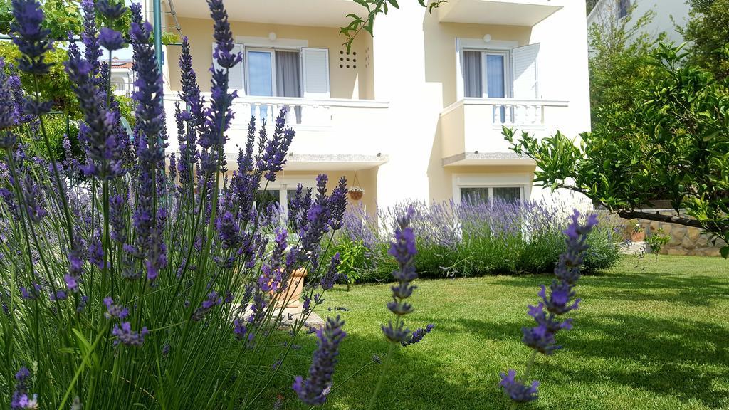 Apartment Branka Banjol Bagian luar foto