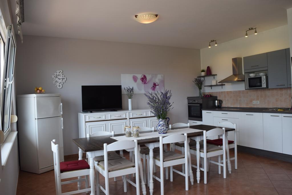 Apartment Branka Banjol Bagian luar foto
