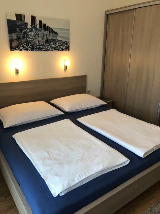 Apartment Branka Banjol Bagian luar foto